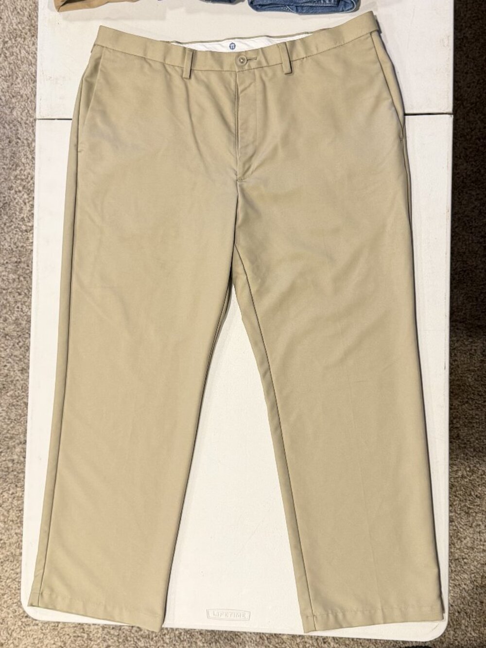 Haggar Classic Fit Dress Pants Men’s 40x30 Beige Khaki